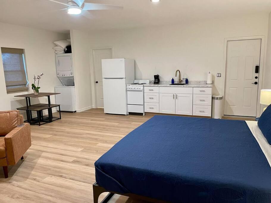 Ranchette Apartment- Beach Access Small Lake View Buchanan Dam المظهر الخارجي الصورة