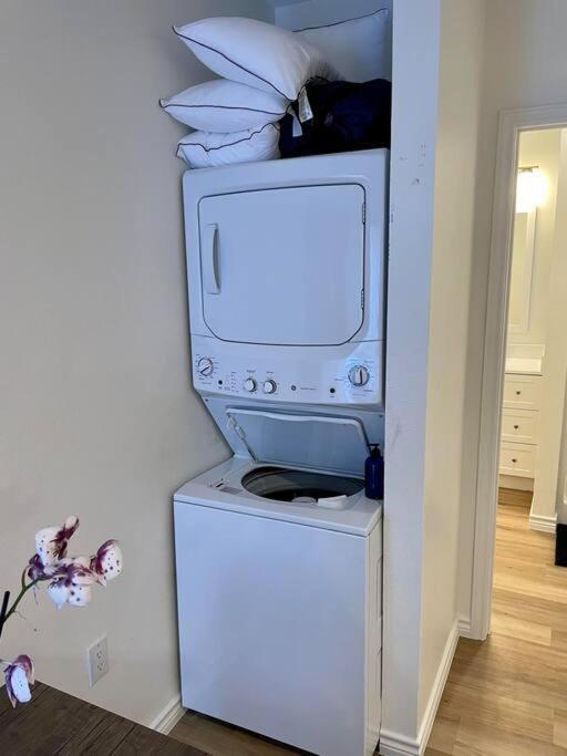 Ranchette Apartment- Beach Access Small Lake View Buchanan Dam المظهر الخارجي الصورة