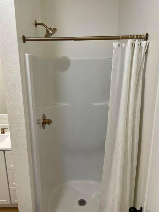 Ranchette Apartment- Beach Access Small Lake View Buchanan Dam المظهر الخارجي الصورة